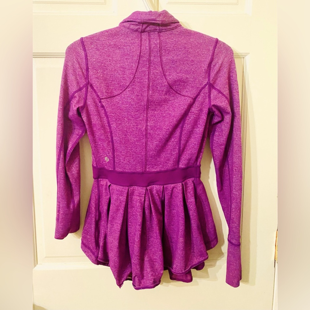 Vintage lululemon peplum dewberry riding jacket  hoodie size 4 rare